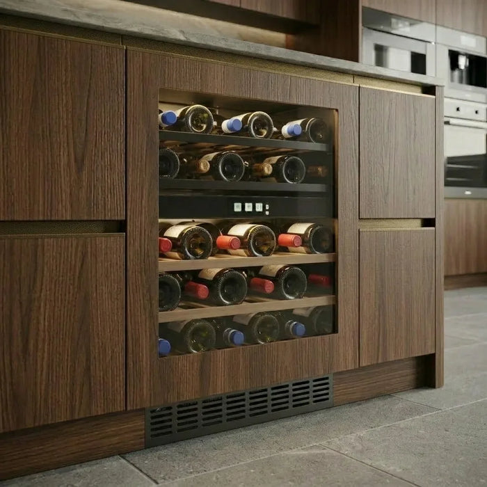 Cella KitchenLine W34PANEL-TO onderbouw wijnkoelkast, in een keuken