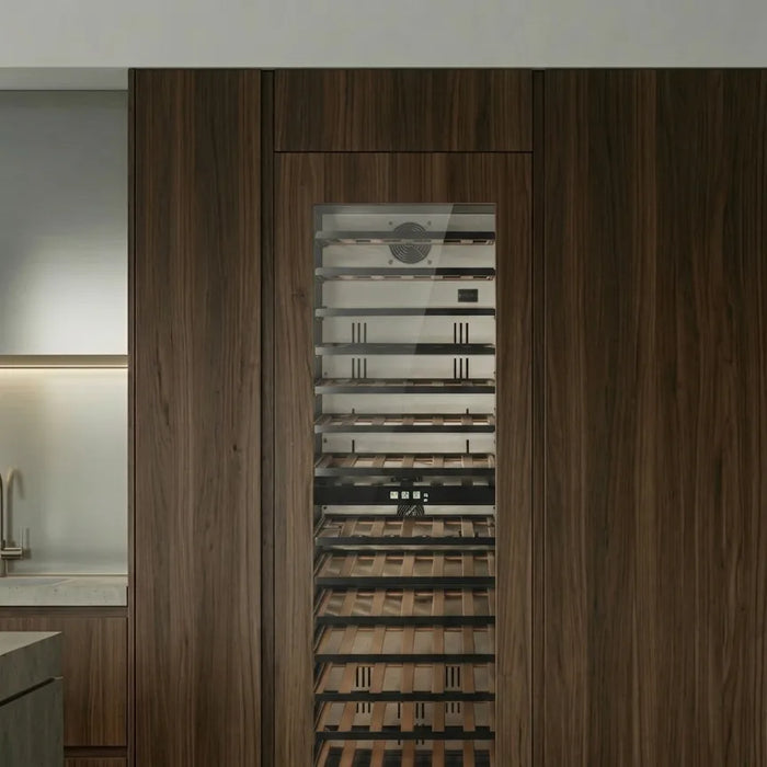 Cella KitchenLine W96PANEL-TO inbouw wijnkoelkast, in een keuken