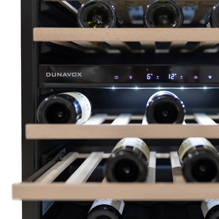 Dunavox Flow-39 DAUF-39.121DB onderbouw wijnkoelkast, detail touchscreen en leggers met flessen
