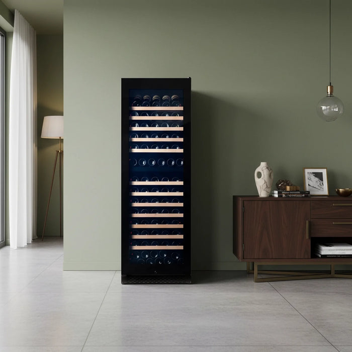 Pevino Majestic PNG180D-HHB vrijstaande wijnkoelkast, in een interieur